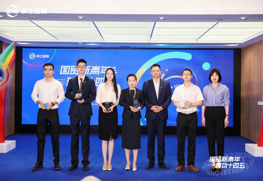 16544909774971640xsF.jpg 250811500.jpg