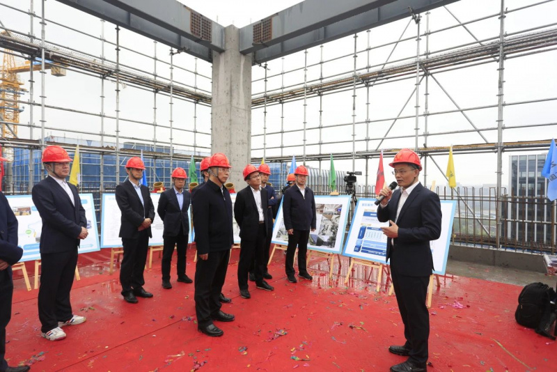 1715570875317304MpqD.jpg 國貿(mào)慧谷創(chuàng)新產(chǎn)業(yè)園項目順利封頂2.jpg