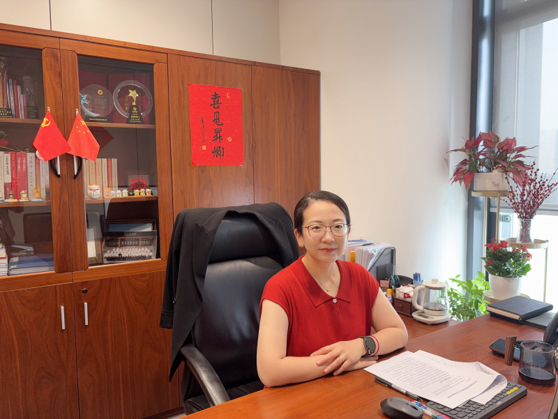 優(yōu)秀共產(chǎn)黨員—應(yīng)容珍.jpg